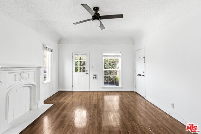 Photo - 1357 Cloverdale Ave