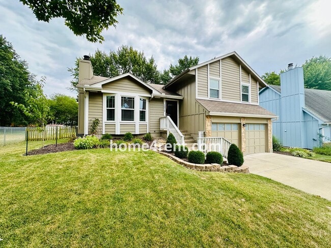Building Photo - Wonderful Three Bedroom Olathe Home in a Q...