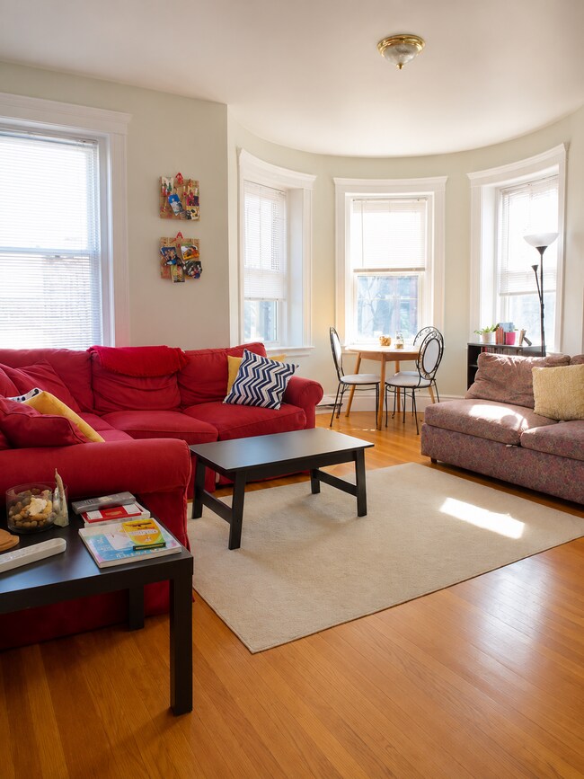 Photo - 187 Strathmore Rd