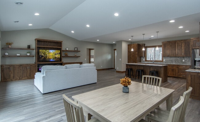 Photo - 11607 Forestview Dr