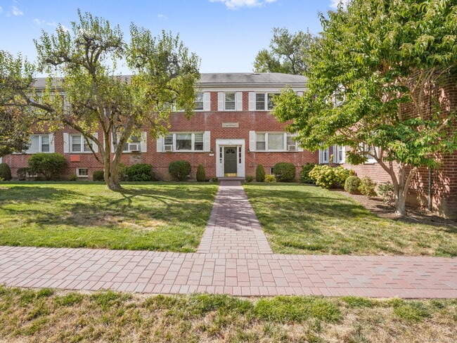 Building Photo - 262 Glenbrook Rd Unit 44D Rental