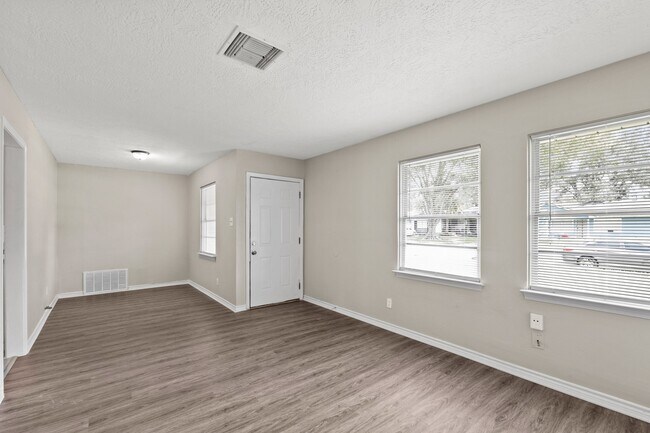 Photo - 3206 Washington St