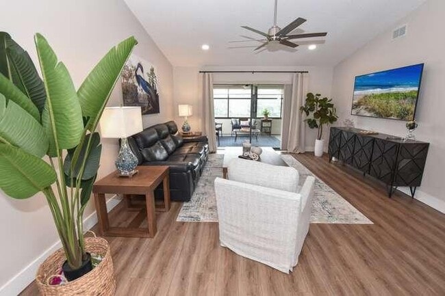 Photo - 2413 SE Wishbone Rd