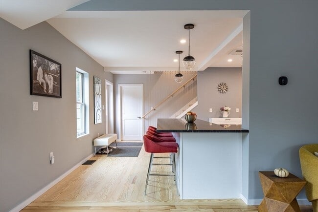 Photo - 136 Topsfield Rd