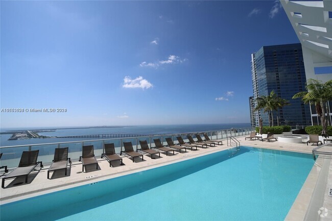 Building Photo - 1300 Brickell Bay Dr Unit 904 Rental