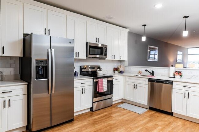 250 KING Apartments