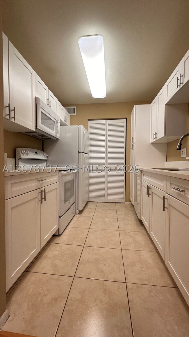 Photo - 4096 N Pine Island Rd Unit 2109