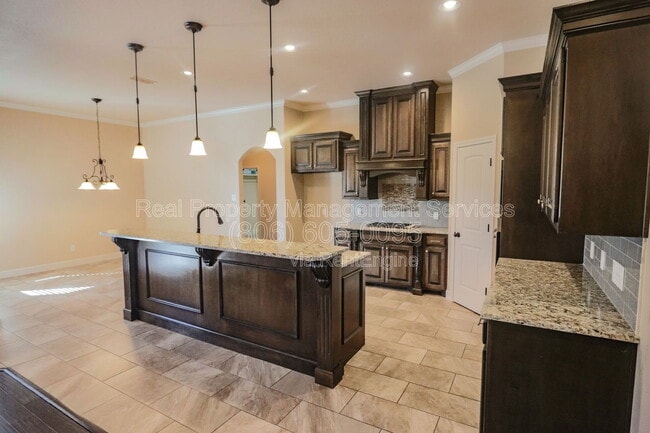 Photo - 9604 Justice Ave