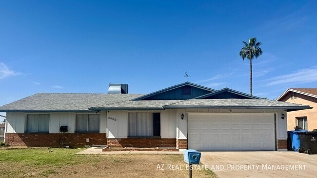 Building Photo - 4440 W Yucca St