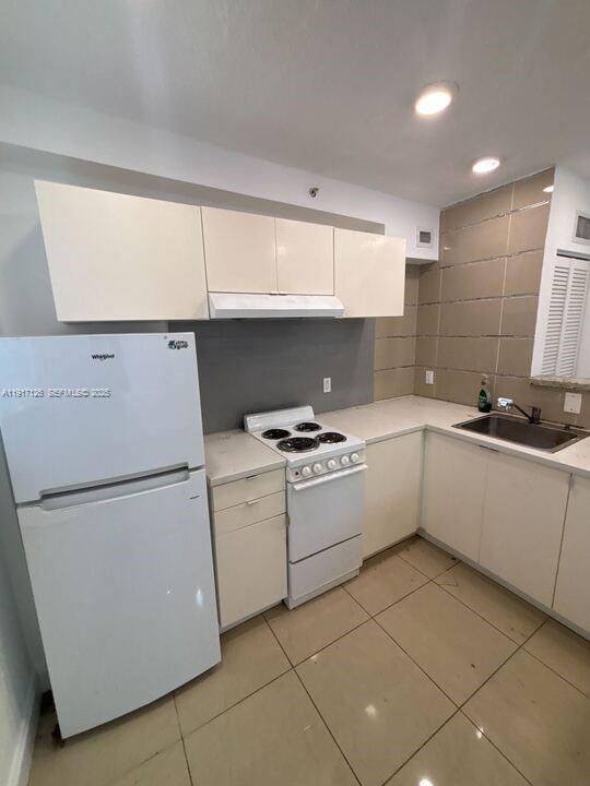 Building Photo - 542 NW 8th St Unit 12