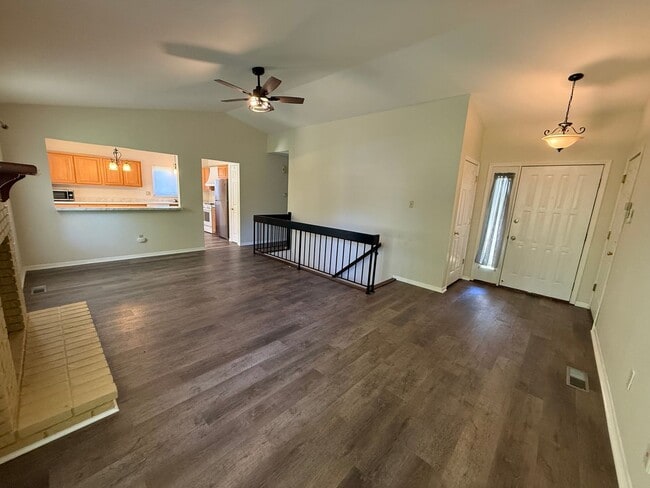 Photo - 17 Hurstfield Ct