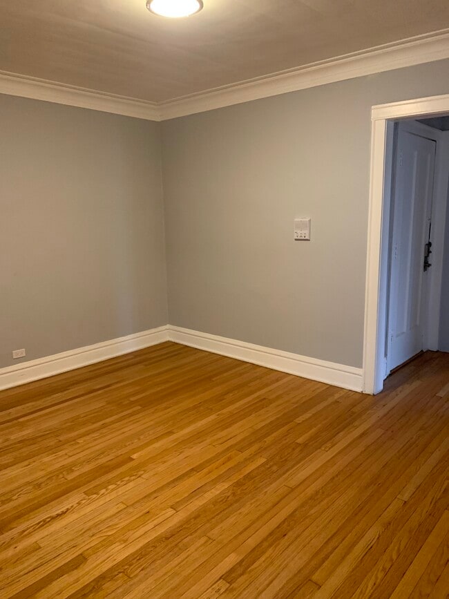 Photo - 3039 N Karlov Ave Unit 1