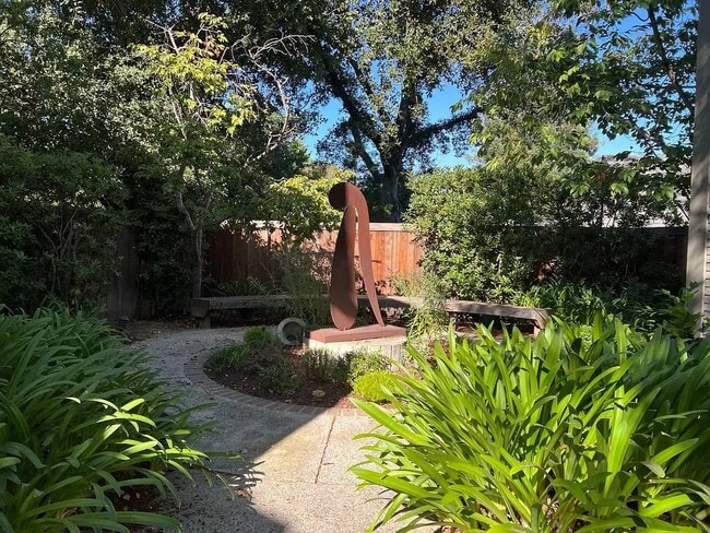 Photo - 1337 Alma St