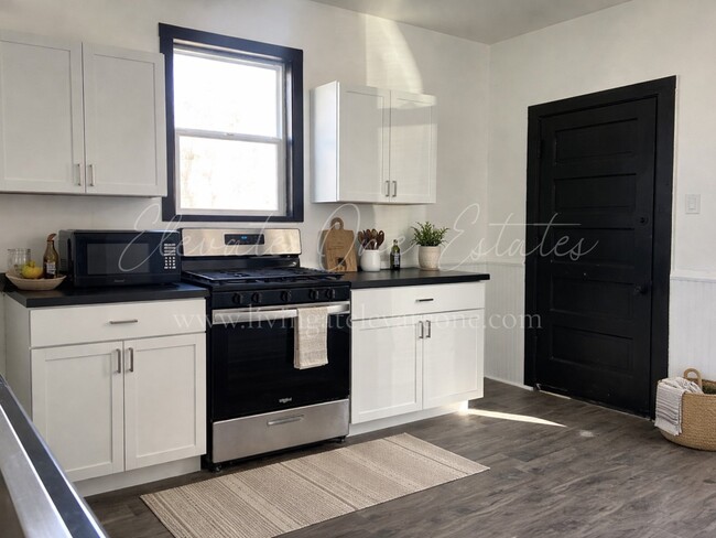 Photo - 435 N Apple Ave