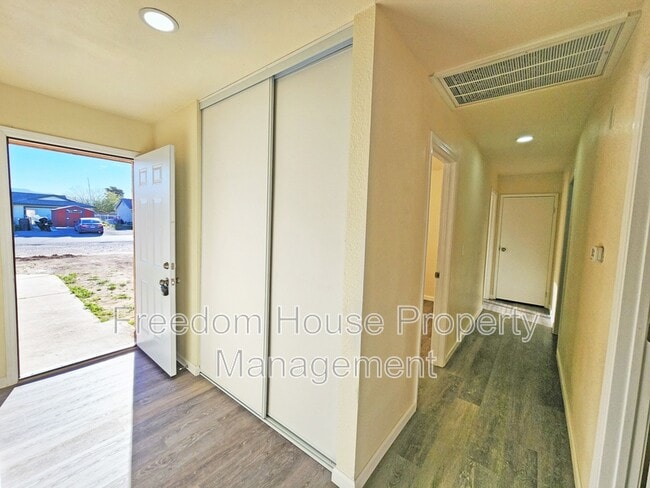 Photo - 1930 Kearney St