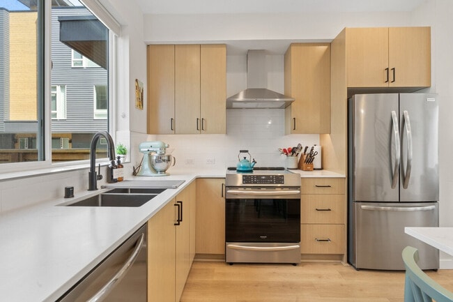 Photo - 6405B 22nd Ave NW Unit SI ID1324823P