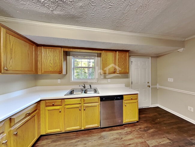 Photo - 148 Eagle's Crest Ln