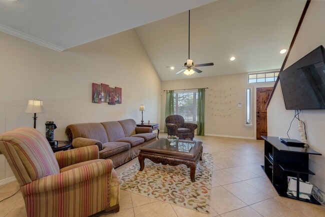 Photo - August Pre-Lease!! Beautiful 5 Bedroom Dup...