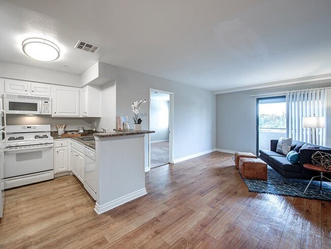 Photo - Vue at Laurel Canyon