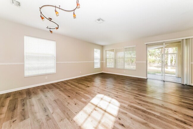 Photo - 5810 100th Ave E