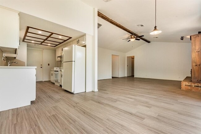 Photo - 1006 W Neptune Rd