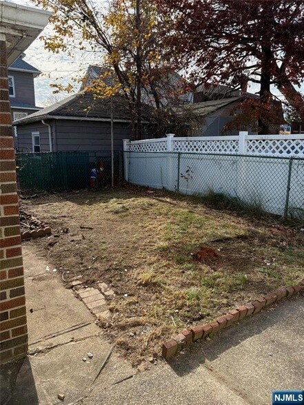 Photo - 23 Barrington Ave