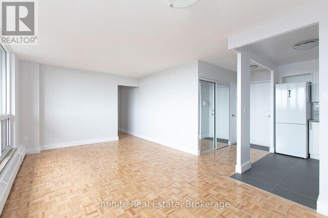 Photo - 666 Spadina Ave. Unit 806
