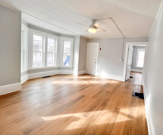 Photo - 178 Pleasant St Unit 1