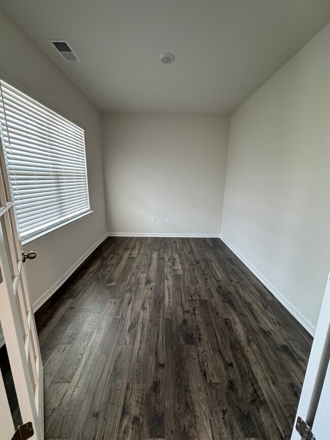 Office on main level - 406 Blue Aspen Dr