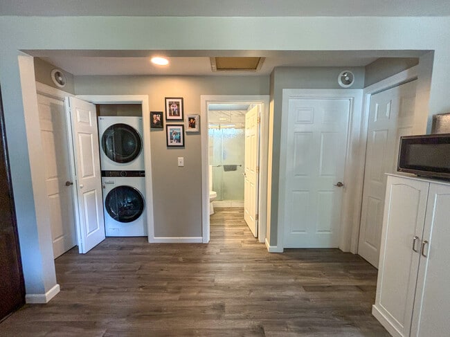 Lavadora-secadora - 15010 26th Ave NE