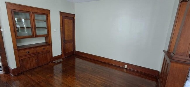 Photo - 120 Fulkerson St