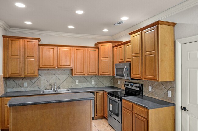 Photo - 602 SW Caprington St