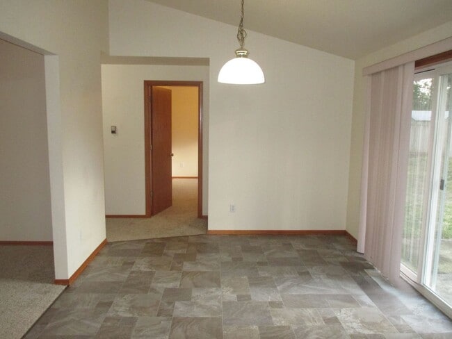 Photo - Stowe-8512 Unit 8514