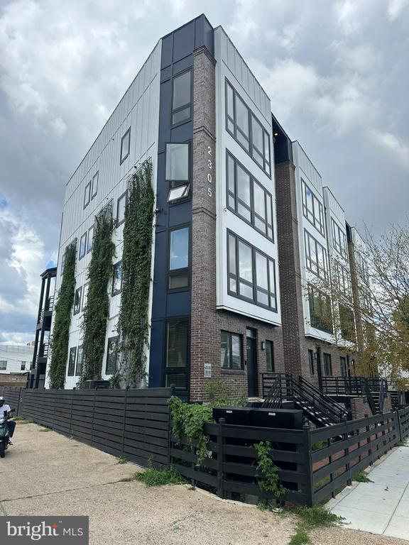 Photo - 2305 Nicholson St SE Unit 203