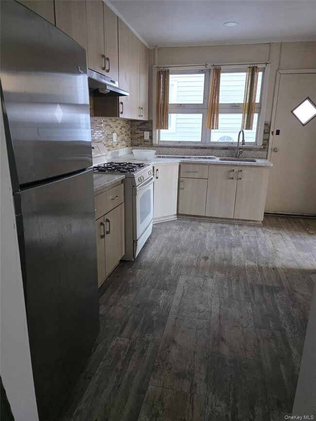 Photo - 13-03 154th St