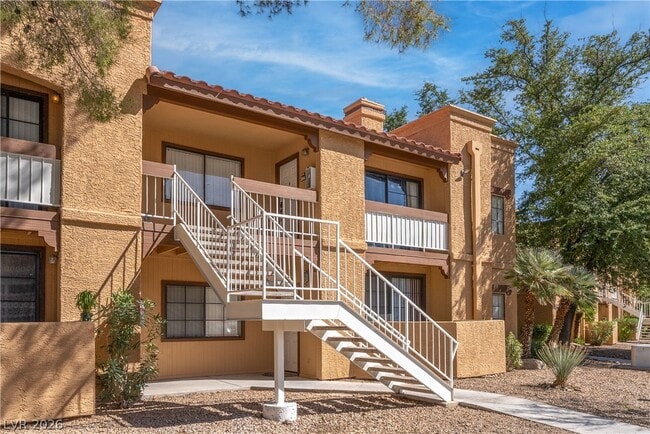 Building Photo - 5158 S Jones Blvd Unit 203