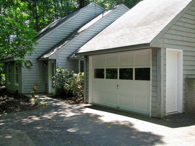5475 Jamestown Ct