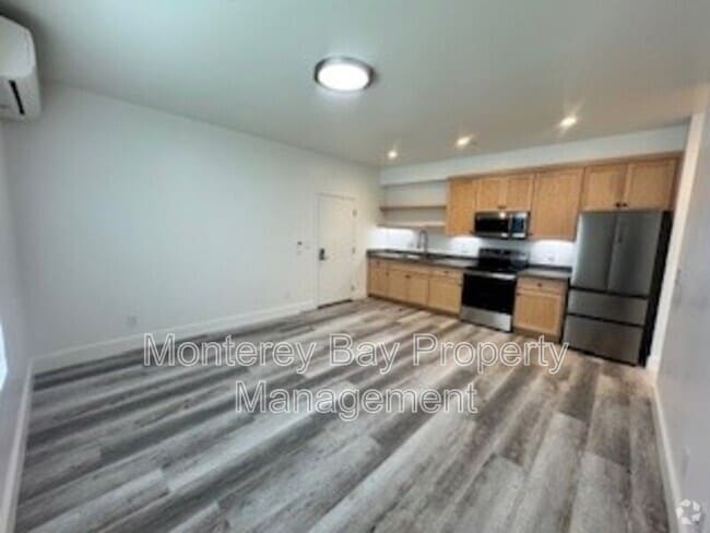 Building Photo - 3108 Seacrest Ave Unit #203 Rental