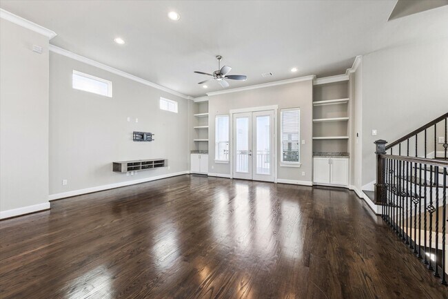 Photo - 812 Fisher St