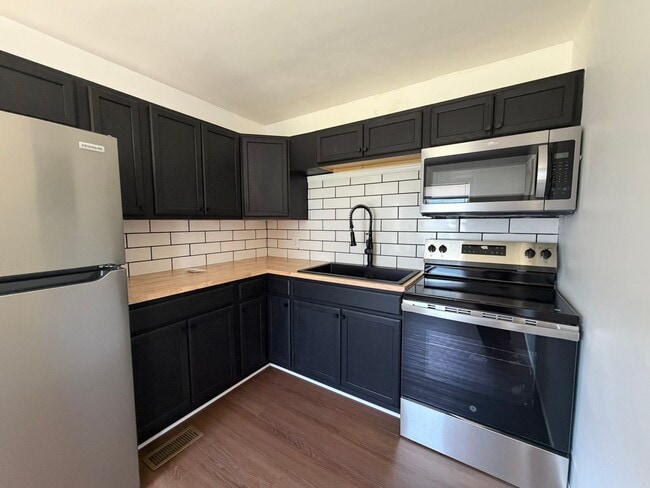 Photo - 120 Eastwood Ave