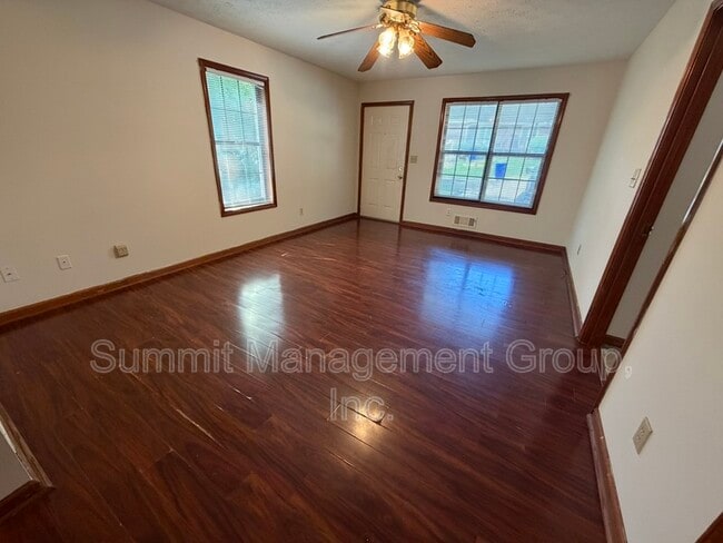 Photo - Locust Drive - 988