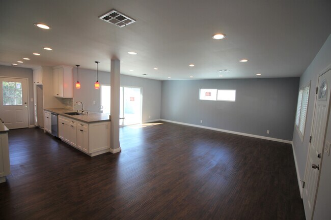 Photo - 6137 Canby Ave