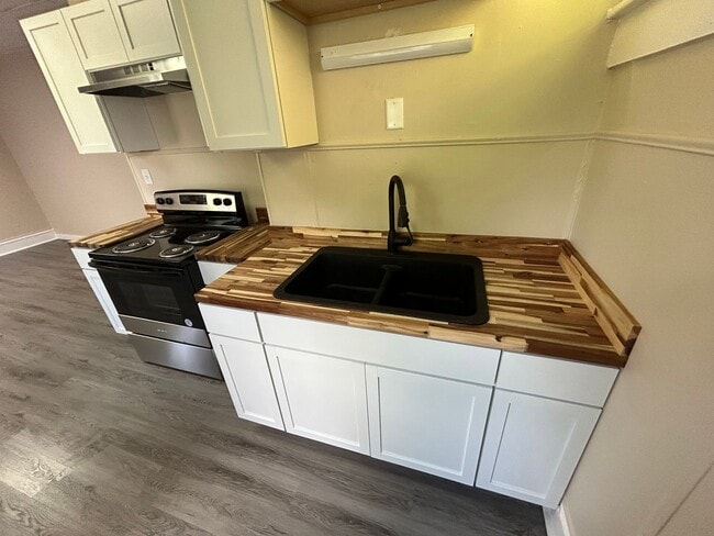 Building Photo - 610 S Council St Unit 610 S. Council St. Apt #1