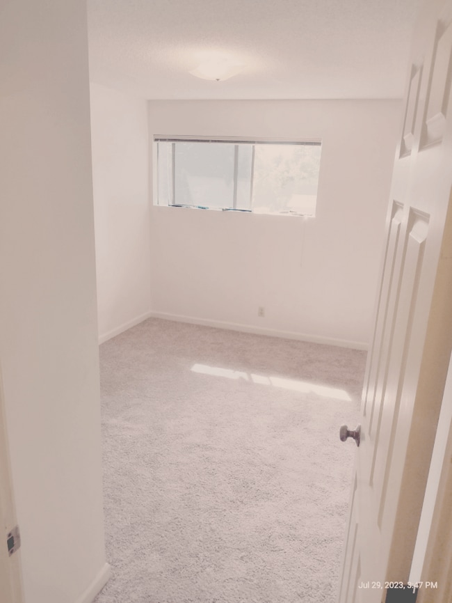 Building Photo - 1014 151st Pl NE