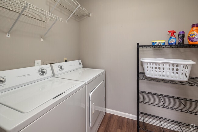 2BR, 2BA - 1,125SF
