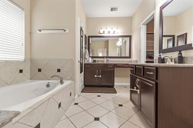 Photo - 5314 Belle Manor Ln