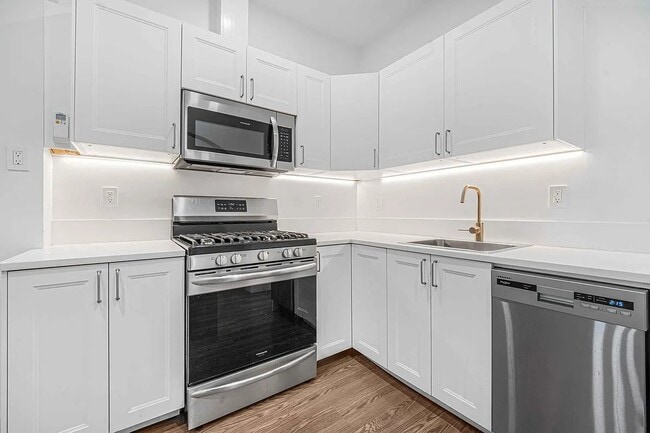 Photo - 160 W 54th St Unidad 2