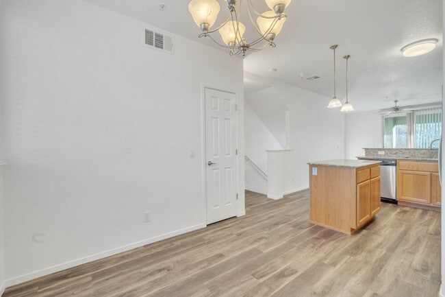 Photo - 2001 Club Center Dr