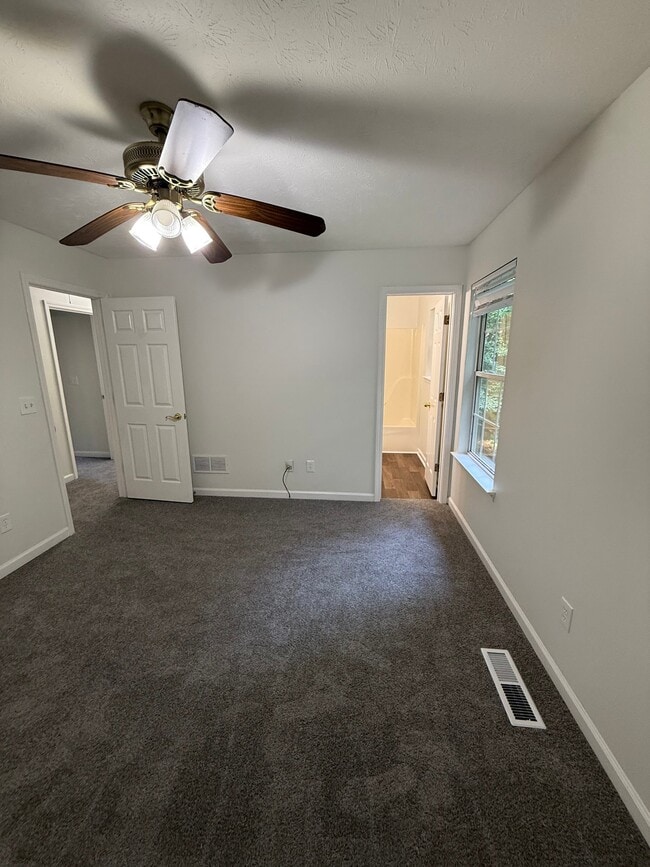 Photo - 133 Taunton Rd