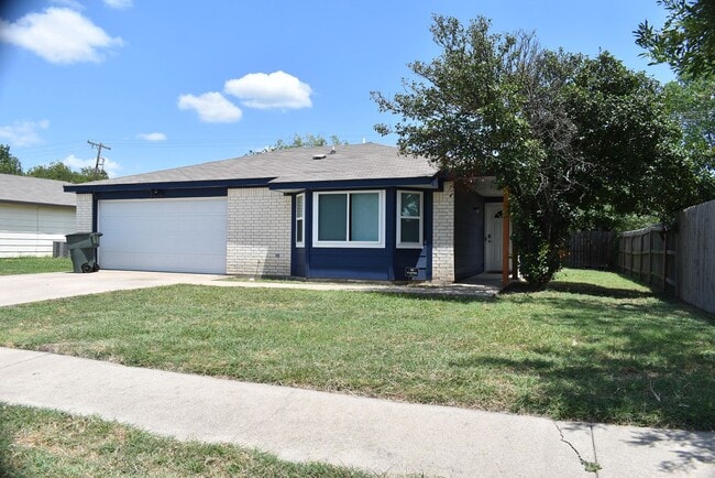 4 Bd / 2 Bath in Killeen! Convenient to Fo... - 4 Bd / 2 Bath in Killeen! Convenient to Fo... House